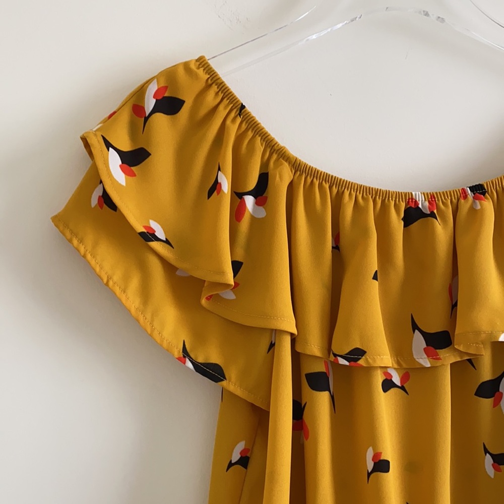 ⭐️HP⭐️ Xhilaration Ruffled Off Shoulder Top - Picture 13 of 16